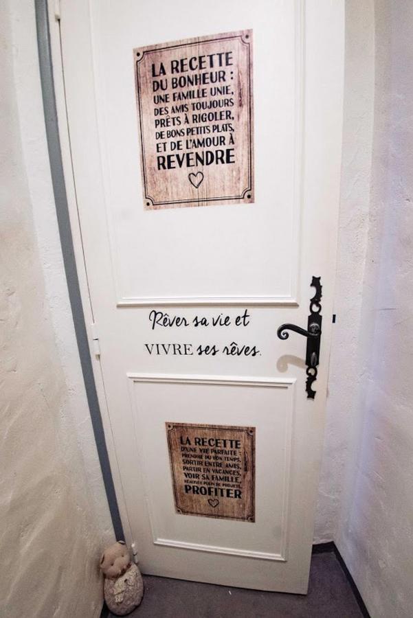Gite Fa Mille Maison Bleu Robion en Luberon Exteriör bild