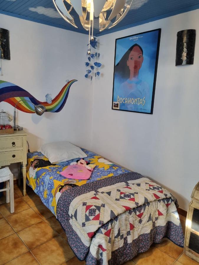 Gite Fa Mille Maison Bleu Robion en Luberon Exteriör bild